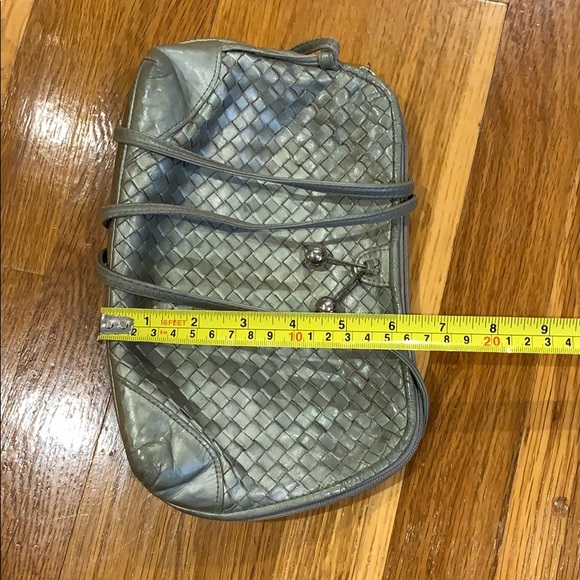 Ganson Metallic Crossbody Camera Bag - Picture 3 of 4